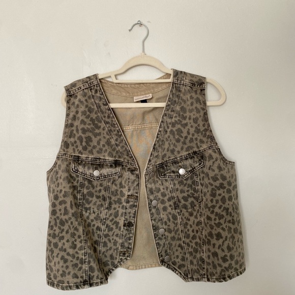 Universal Thread Tops - Universal Thread Leopard Print Denim Jacket